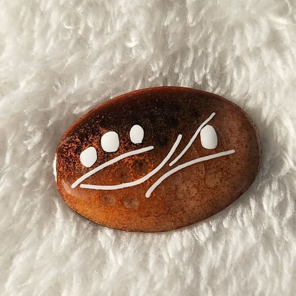 Bronze & White Colored Tribal Designed Brooch - Picture 1 of 2